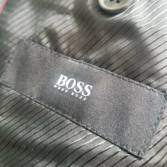Hugo Boss 42L Gray Stripe Wool 2 Button 2 Vent James3/Sharp5 Made In Turkey - Picture 7 of 7